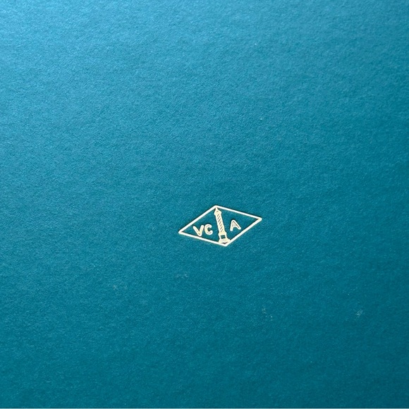 Van Cleef & Arpels Poetry of Time Book - Picture 4 of 6